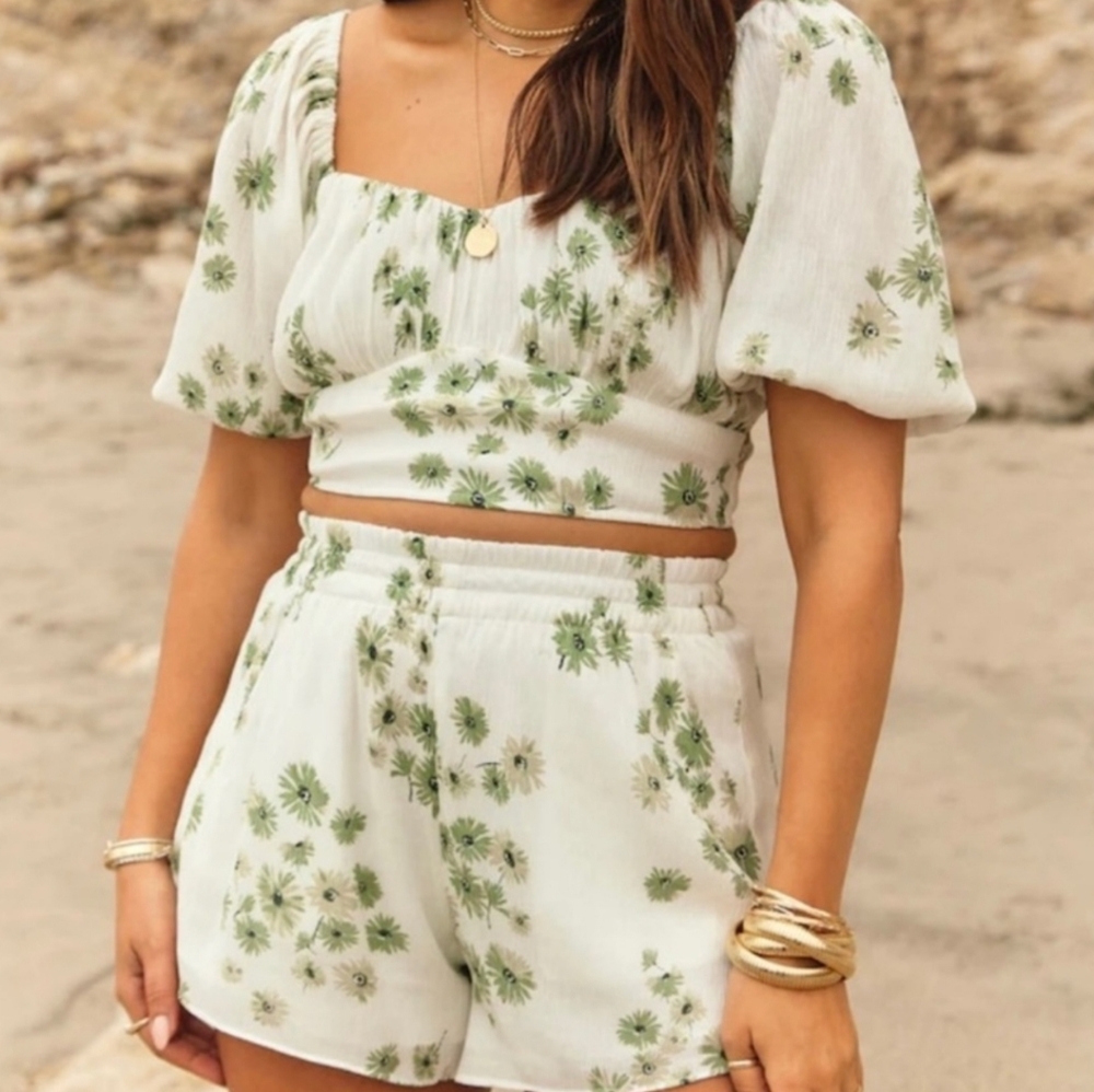 ABERCROMBIE & FITCH Limited Edition Floral Top & Short Set Green White Vacation